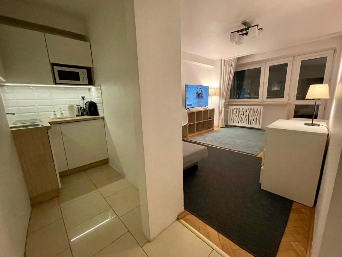 Ferienwohnung Blue 2 Fast Wifi 2Xmetro 60'Tv Netflix Hbo Appletv+ Warschau Exterior foto