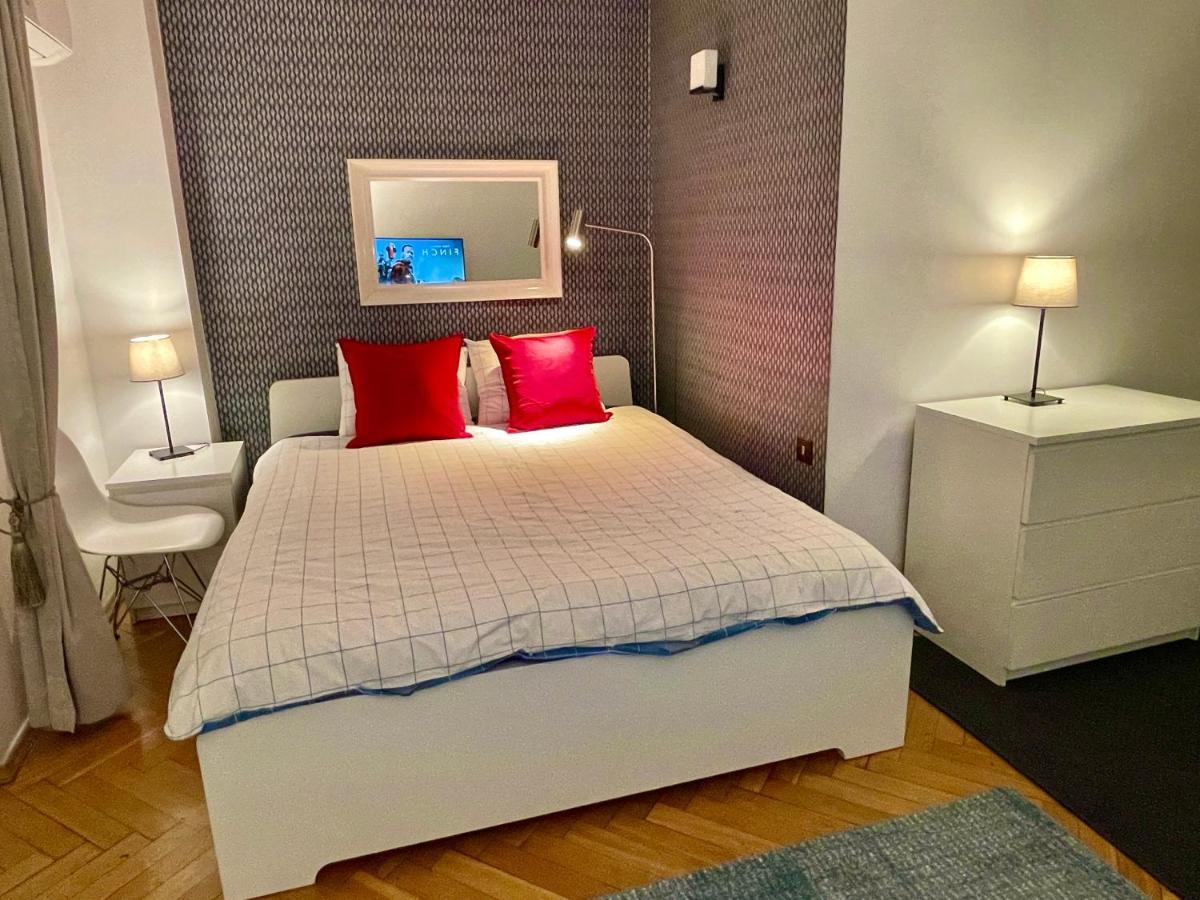 Ferienwohnung Blue 2 Fast Wifi 2Xmetro 60'Tv Netflix Hbo Appletv+ Warschau Exterior foto