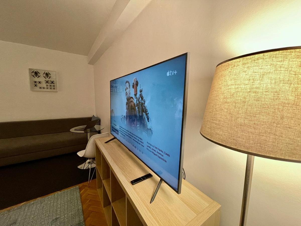 Ferienwohnung Blue 2 Fast Wifi 2Xmetro 60'Tv Netflix Hbo Appletv+ Warschau Exterior foto