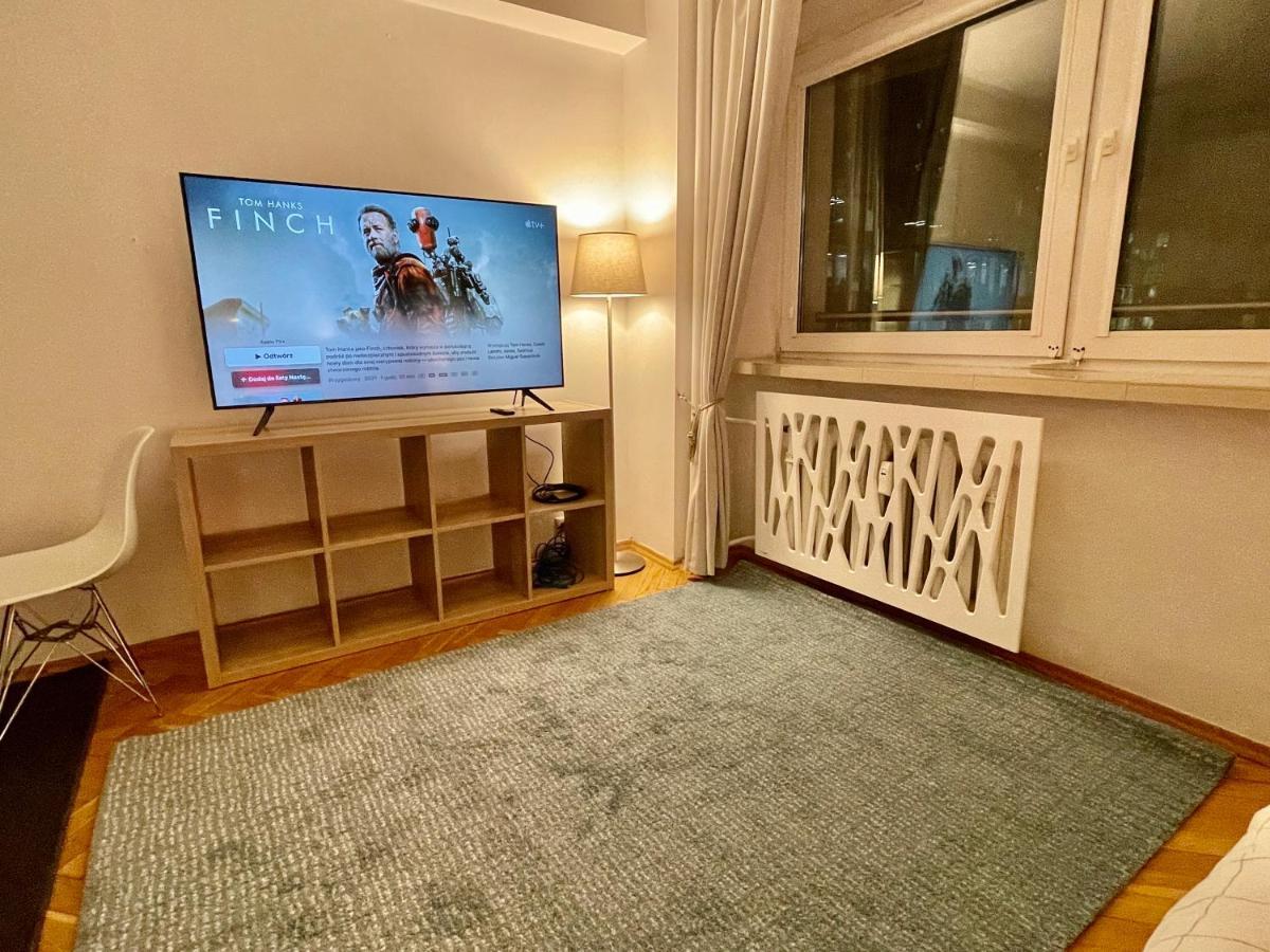 Ferienwohnung Blue 2 Fast Wifi 2Xmetro 60'Tv Netflix Hbo Appletv+ Warschau Exterior foto